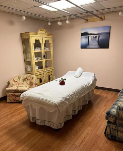 M SPA Foot & Body Massage